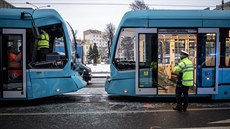 V centru Ostravy se v pátek ráno srazily dvě tramvaje. Při střetu se zranil...