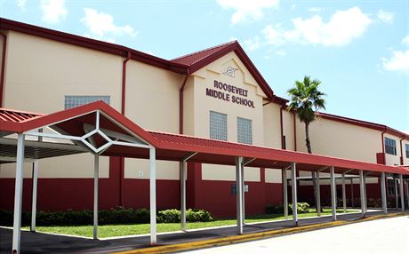 Roosevelt Middle School v americkém stát Florida