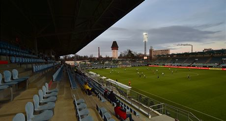 Dynamo hraje domácí zápasy na stadionu Stelecký ostrov s kapacitou 6 681 divák.