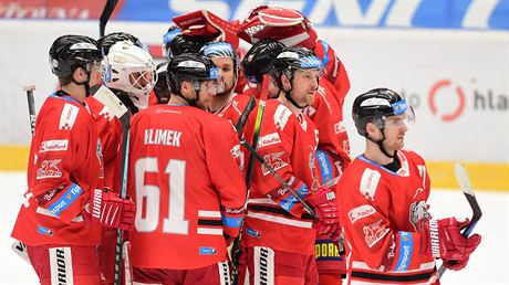 Hokejisté Olomouce se radují z vítzství na Kometou Brno.
