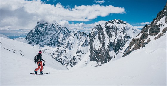 Skialp je zimní sport, který není závislý na vlecích