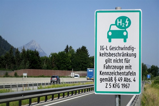 Rakouské dálnice znají specialitu v podobě IG-L zón, kde je snížená rychlost...