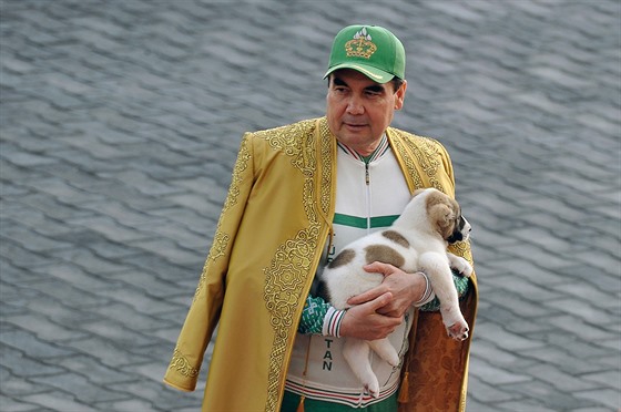 Turkmenský prezident Gurbanguli Berdymuhamedov nese tn národní rasy alabaje....