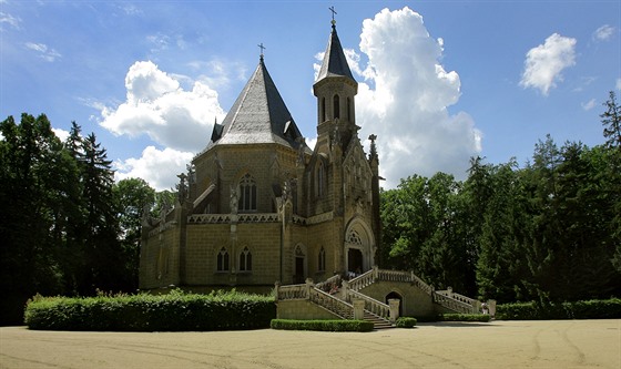 Schwarzenberská hrobka stojí v Domaníně poblíž Třeboně.