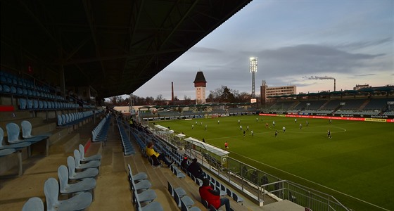 Dynamo hraje domácí zápasy na stadionu Střelecký ostrov s kapacitou 6 681 diváků.