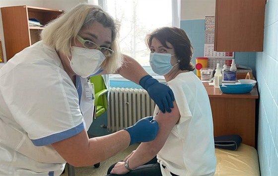 Starostka Jeseníku Zdeňka Blišťanová byla přednostně očkována proti koronaviru....