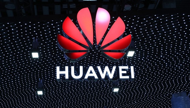 Společnost Huawei zaznamenala pokles tržeb. Na vině jsou sankce i pandemie
