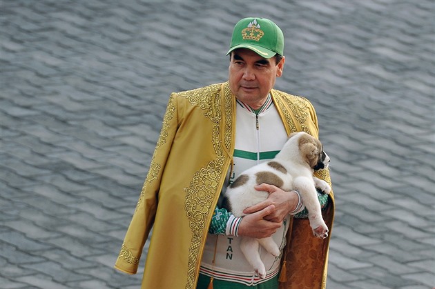 Turkmenistán staví pro elitu město budoucnosti. Daleko od front na jídlo