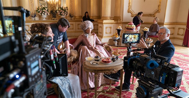 Táhlo z nás kafe, popsala natáčení postelových scén hvězda Bridgertonových