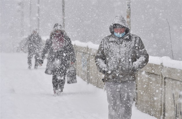 Česko čeká mrazivý týden. Přijde vydatné sněžení, pod nulou bude i přes den
