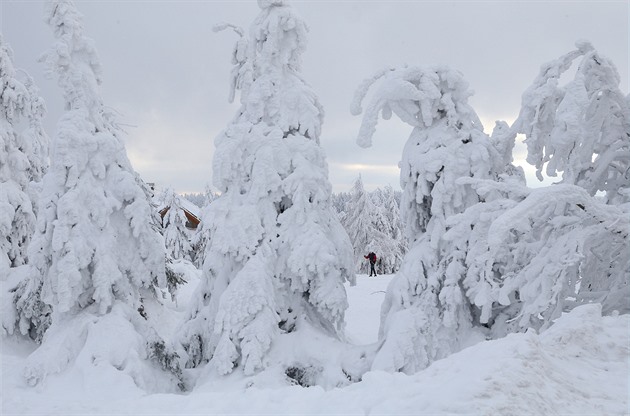 Na přelomu roku přijde zima. Na horách hrozí sněhové jazyky a závěje