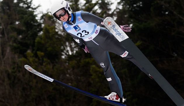 Šestnáctiletá Ulrichová poprvé bodovala v SP skokanek na lyžích