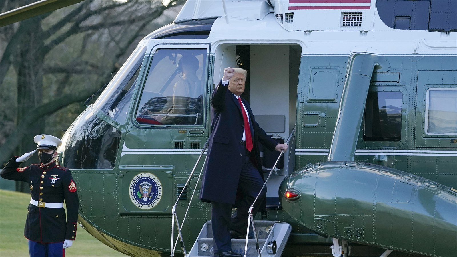 Developer Trump opět mění Bílý dům. Kvůli zničené trávě postaví nový heliport