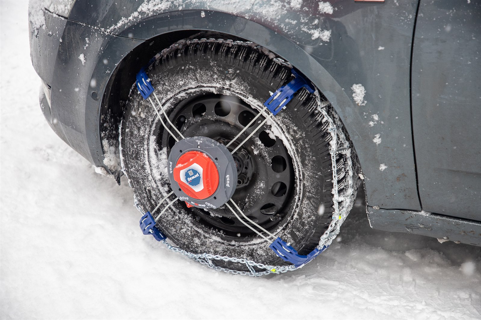 Jak pro auto vybrat sněhové řetězy, co potřebujete pro převoz lyží a kolik  zimní výbava stojí? | Byznys | Lidovky.cz