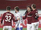 Fotbalisté Sparty se radují z gólu proti Mladé Boleslavi.