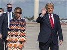 Donald Trump a Melania Trumpová pistáli na mezinárodním letit Palm Beach na...