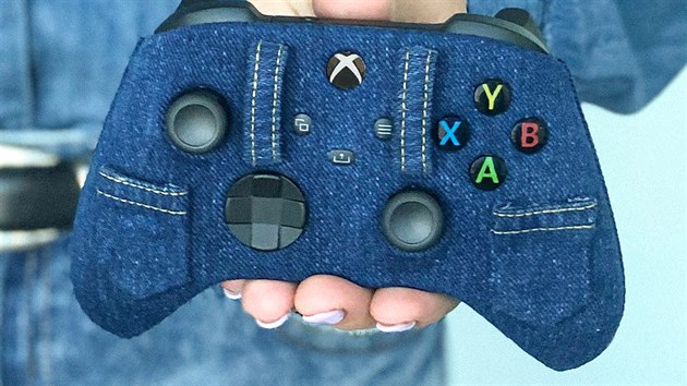 D�ínový gamepad k Xboxu