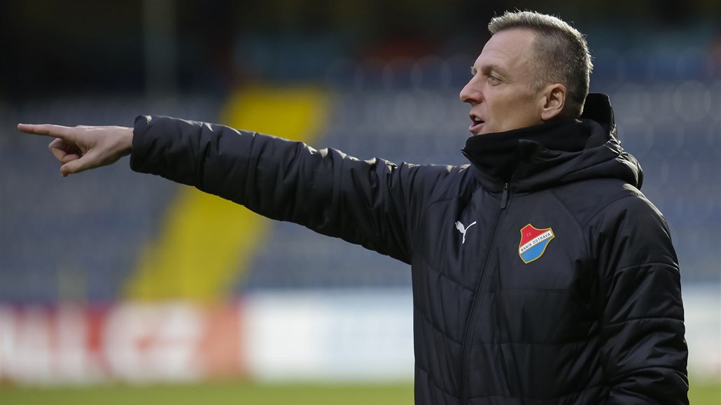Vymyšlená penalta, běsnil Kozel. Poznar ji proměnil panenkovským dloubákem