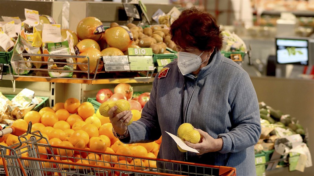 Na Svátek práce zůstanou obchody otevřené, další týden zavřou