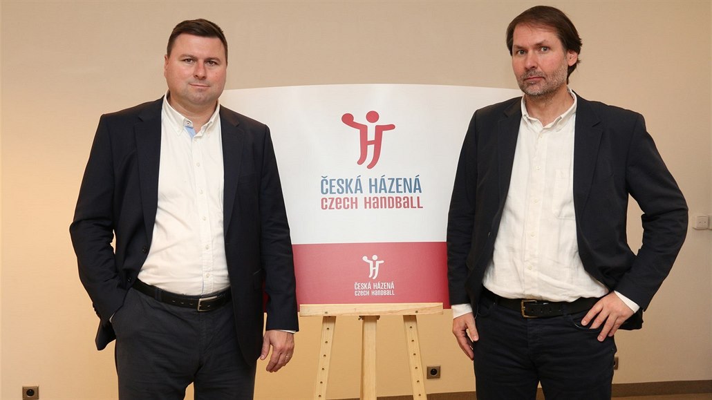 Šéf házenkářského svazu Radek Bendl (vpravo) a marketingový ředitel Daniel...