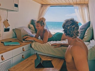Jessica Daviesová a Teddy Edwards bydleli v Londýně, platili vysoké nájemné a...