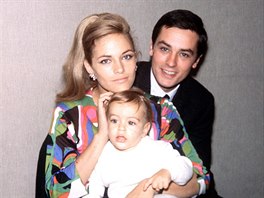 Nathalie Delonová s manelem Alainem a synem Anthonym