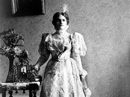 Na manelovu první inauguraci v roce 1897 oblékla Ida Saxon McKinleyová luxusní...