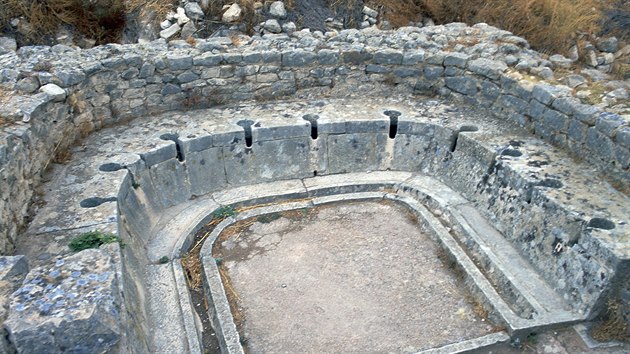 Pospolu se vykonvala poteba i tady, ve starch mskch latrinch ve mst Dougga v dnenm severnm Tunisku.