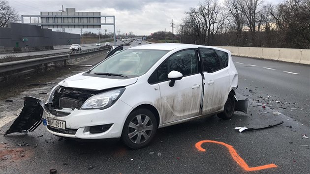 Hromadná nehoda na D1 u sjezdu na Průhonice (24. ledna 2021)