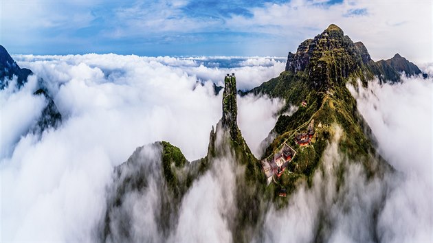 Pes 500 let star buddhistick chrm na nsk hoe Fan-ing