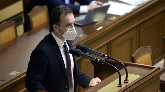 Milan Hnilika (za ANO) na jednn Snmovny 26. ledna 2021 v Praze kvli poruen protiepidemickch opaten sloil poslaneck mandt.