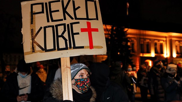 Polky a Polci znovu vyli do ulic na protest proti zpsnn potrat. (27. ledna 2021)