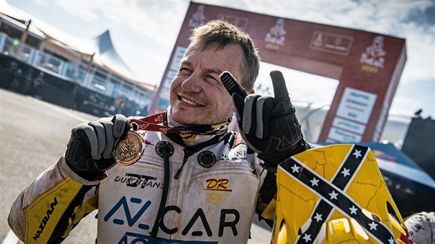 David Pabiška v cíli Rallye Dakar 2021.