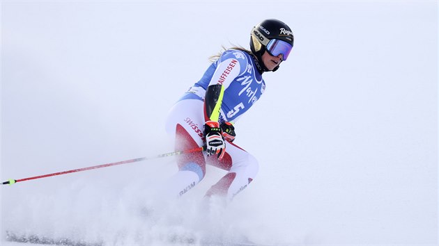 Lara Gutová-Behramiová v cíli obřího slalomu v Kronplatzu.