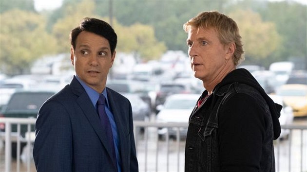 William Zabka (vpravo) v serilu Cobra Kai