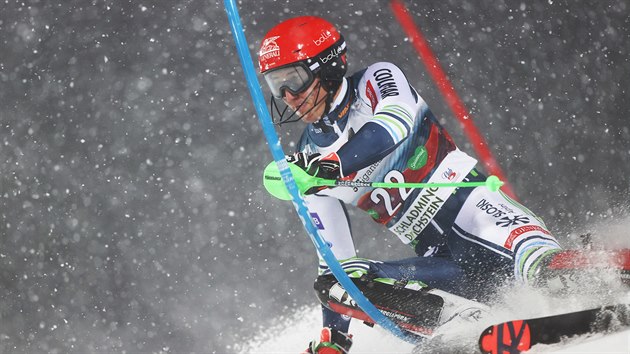 Stefan Hadalin na svahu při slalomu ve Schladmingu