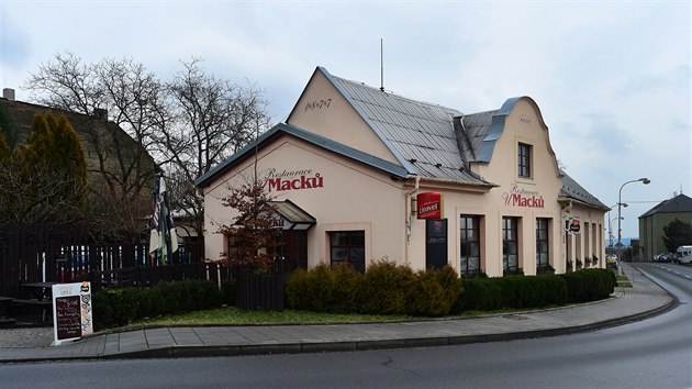 Restaurace U Macků na Svatém Kopečku u Olomouce se 23. ledna 2021 otevřela. Připojila se tak k protestní akci Otevřeme Česko pořádané iniciativou Chcípl PES. Podniky, které mají být podle vládních nařízení uzavřené, se při protestu na jeden den otevřou.
