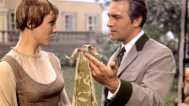 Julie Andrewsov a Christopher Plummer v muziklu Za zvuk hudby (1965)