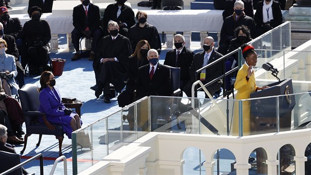 Amanda Gormanová na inauguraci prezidenta Joea Bidena (Washington, 20. ledna 2021)
