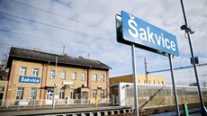 Vlaková stanice na Břeclavsku nese název Šakvic, které jí jsou nejblíž. Leží...