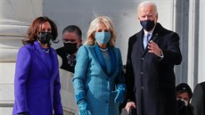 Nastupující prezident Joe Biden, jeho man�elka Jill a nov� zvolená...