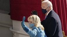 Prezident Joe Biden a první dáma Jill Bidenová odchází po inauguraci. (20....