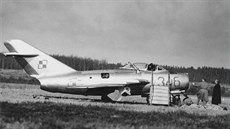 Jareckého MiG-15 na letiti v R&#248;nne 5. bezna 1953