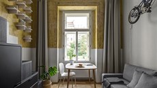 Okno je orientované do vnitrobloku. V obytné �ásti s jídelním koutem z�stala...