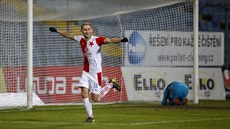 Slávistický útoník Jan Kuchta se raduje z jednoho ze svých tí gól v zápase...
