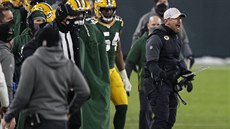 Trenér Matt Lafleur proívá zápas Green Bay Packers.