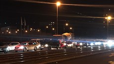 U Rádia Svobodná Evropa zashovala policie, n�kdo tam do k�oví odhodil...