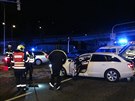 Nehoda t�� osobn�ch aut na k�i�ovatce Mod�ansk� ulice a ulice V Hodokvi�k�ch....