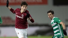 Sparanský stoper Martin Vitík (vlevo) a Kamil Vacek z Bohemians