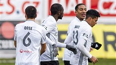 Radost fotbalist� Karviné v Teplicích: zleva Kristi Qose, Soufiane Dramé,...